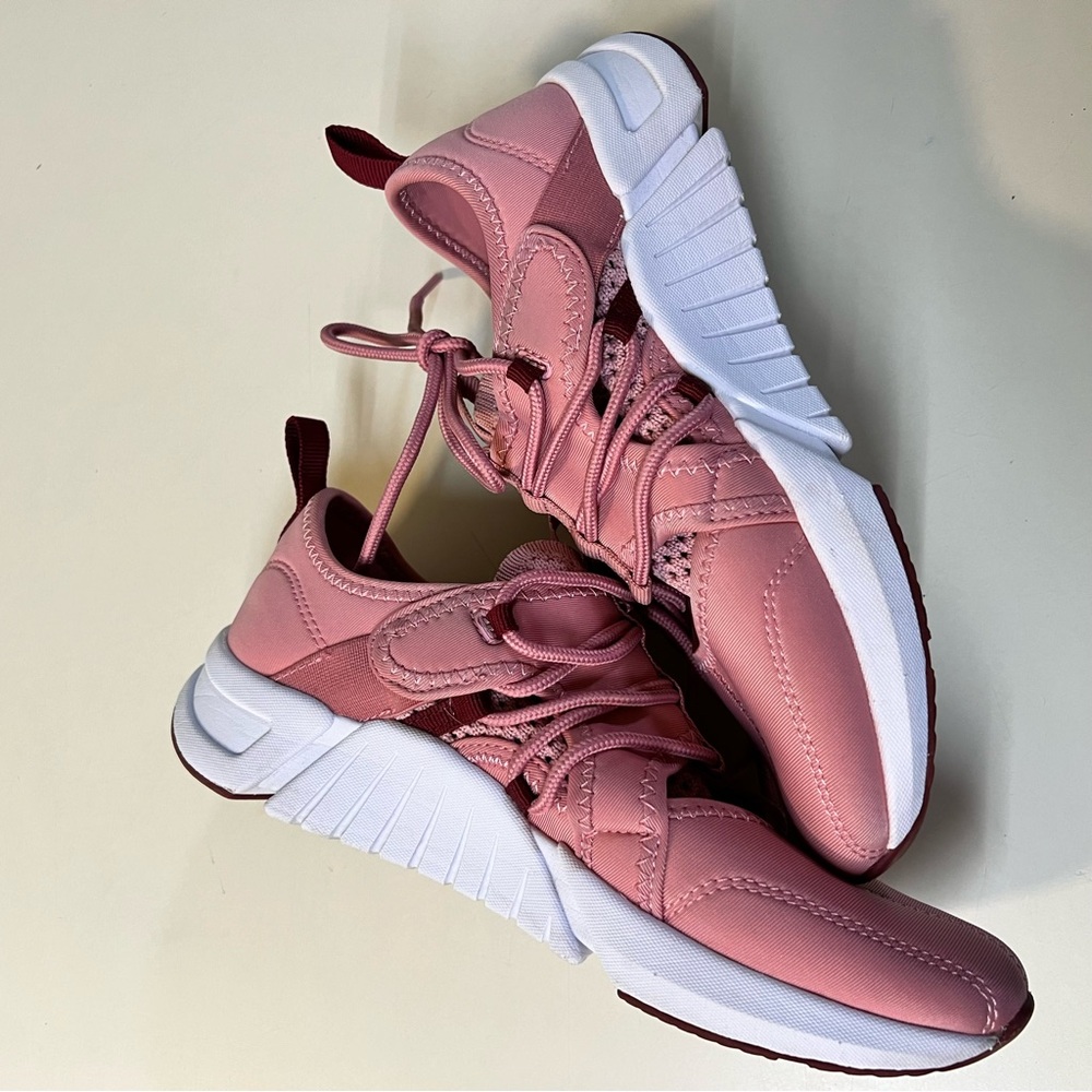 Fabletics Brookside Performance Blush Pink Runnin… - image 4